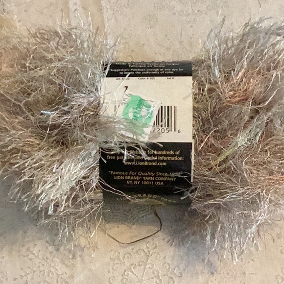 NWT  Fun Fur - Picture 7 of 8